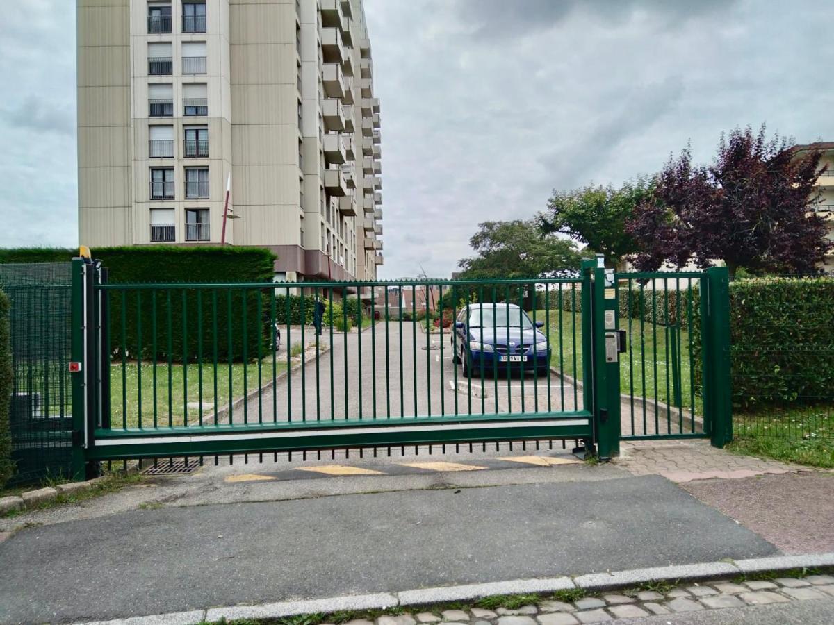 Grand F2 De 47M2 Au 15Eme Etage Dans Une Residence Tres Calme - 017 Руан Экстерьер фото